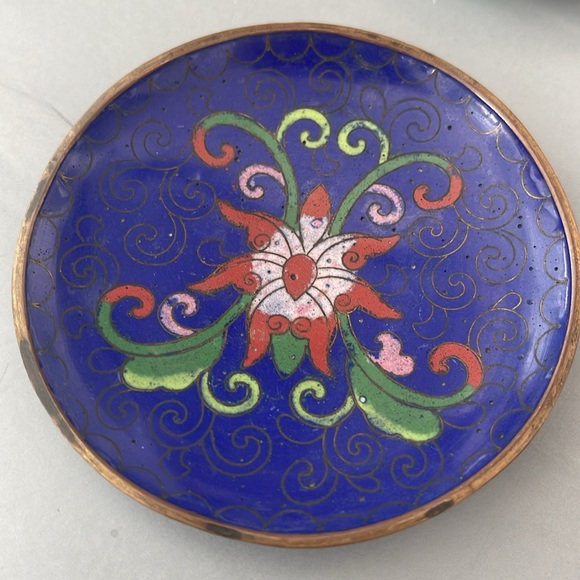 Antique Chinese Cloisonné Small Dishes - Picture 2 of 8